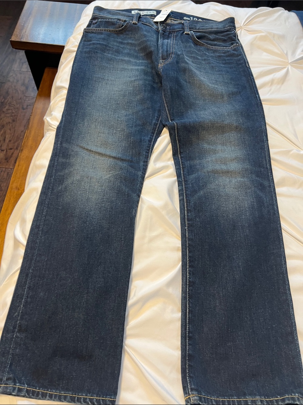 Straight Leg Men's Jeans in Dark Blue Wash